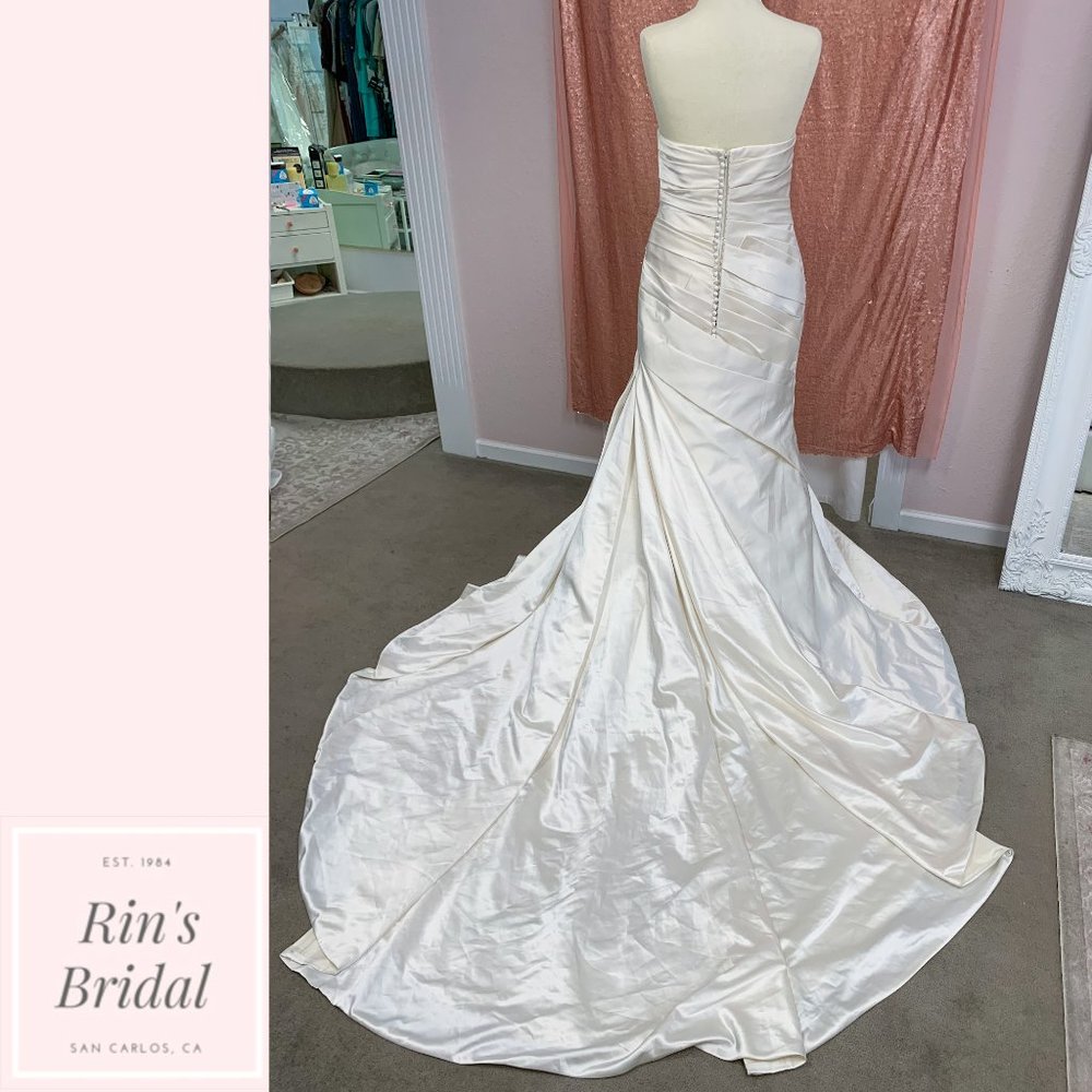 Pronovias Esmirna - Picture 4 of 8